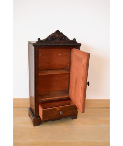 Ancienne armoire à pharmacie ou armoire à poupée en bois avec miroir