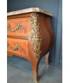 Commode tombeau bombée avec plateau en marbre 18e