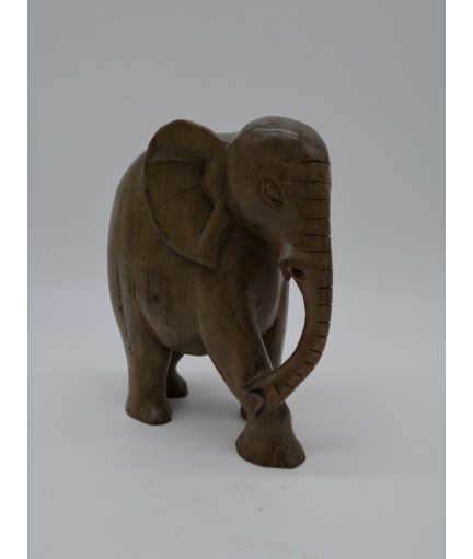 Eléphant en bois vintage