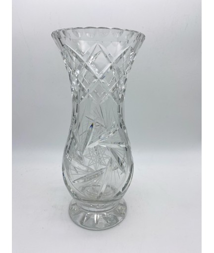 Vase en cristal de bohème incolore taillé