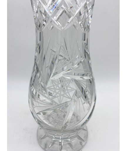 Vase en cristal de bohème incolore taillé