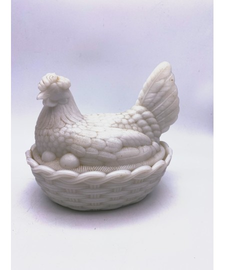 Œufrier poule couveuse en opaline blanche - grand modèle