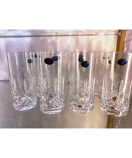 Lot de 12 verres à eau en cristal de Bohême taillé