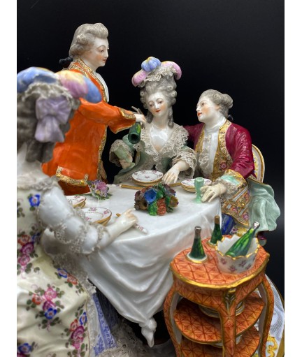 Scène en porcelaine de Samson représentant une tablée 19e siècle