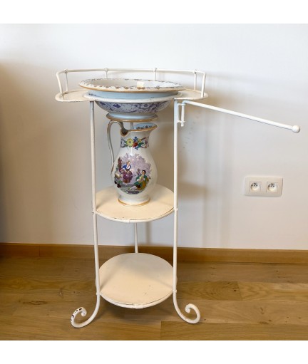 Lavabo décoratif en fer forgé et céramique de Nimy