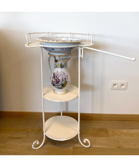 Lavabo décoratif en fer forgé et céramique de Nimy