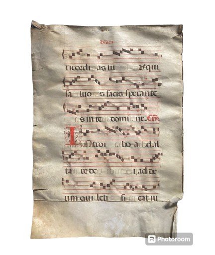 Feuille d'antiphonaire sur parchemin 16e siècle