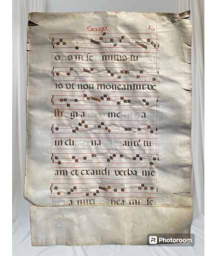 Feuille d'antiphonaire sur parchemin 16e siècle