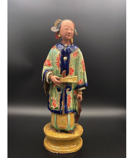 Statuette en grès émaillé polychrome Chine début 20e