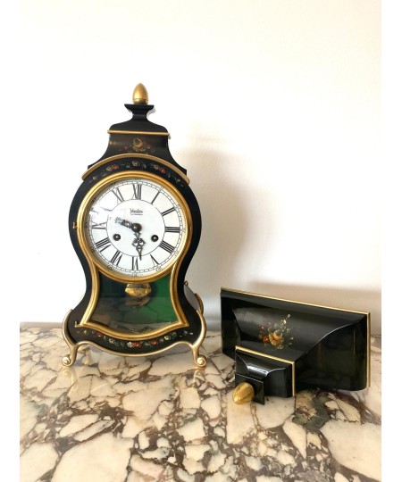 Horloge murale pendule Yverdon Lac Neuchâtel avec socle