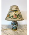 Petite lampe asiatique à décor d'oiseaux et fleuris