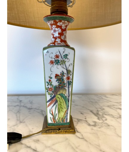 Chine - Vase en porcelaine monté en lampe - milieu 20e