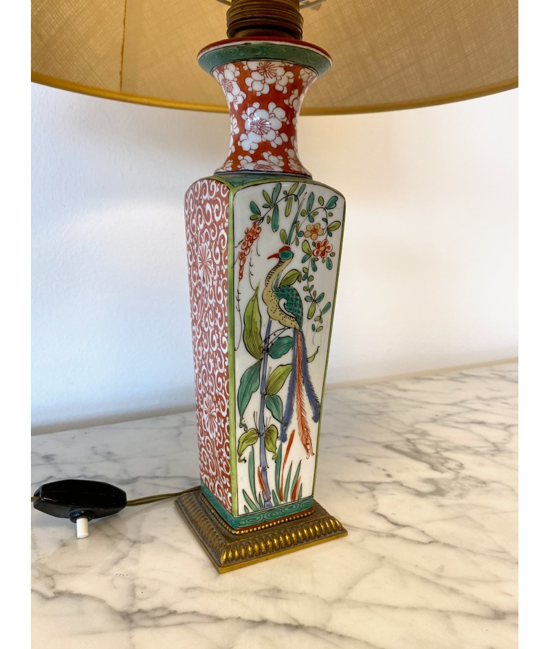 Chine - Vase en porcelaine monté en lampe - milieu 20e