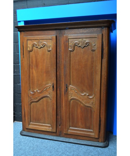 Armoire Suisse Epoque fin 19e style Louis XV - Transition